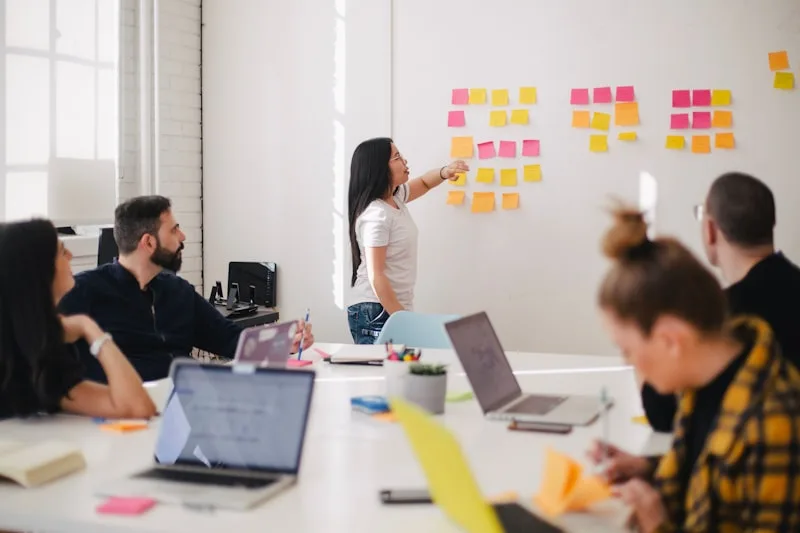 The Evolution of Workplace Culture - 平博